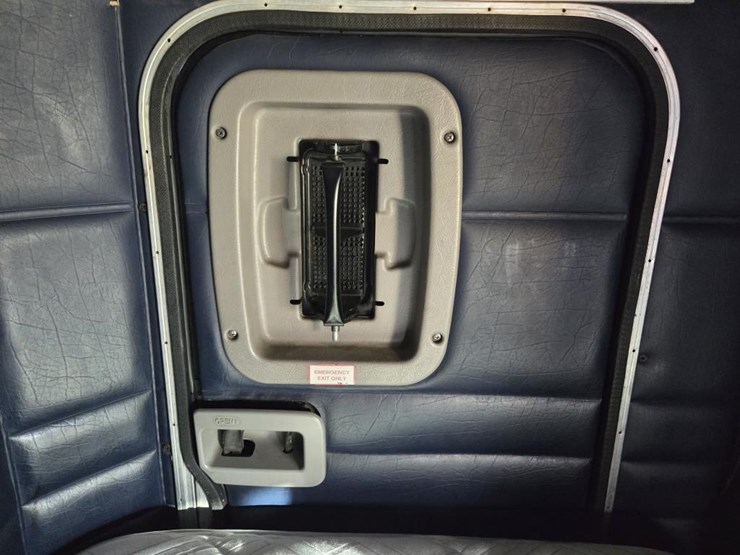 2007-peterbilt-386-image-65