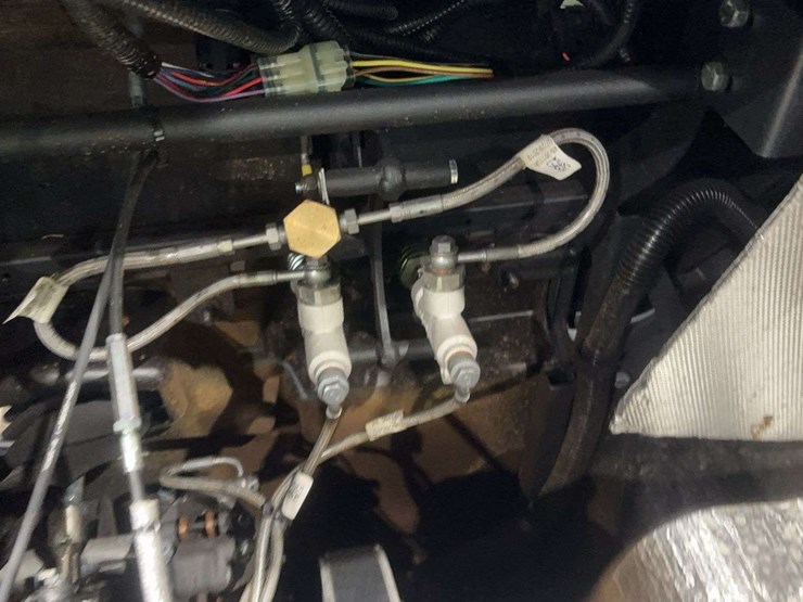 2020-argo-600-frontier-amphibious-6-wheeler-image-22