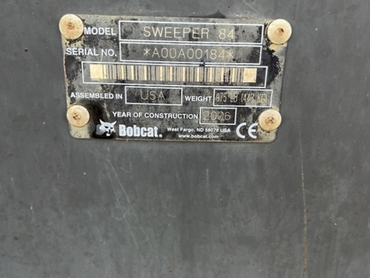 2006-bobcat-84”-sweeper-image-3
