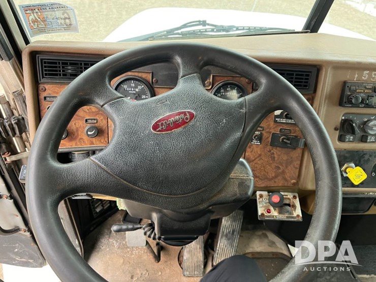 2001-peterbilt-330-image-50