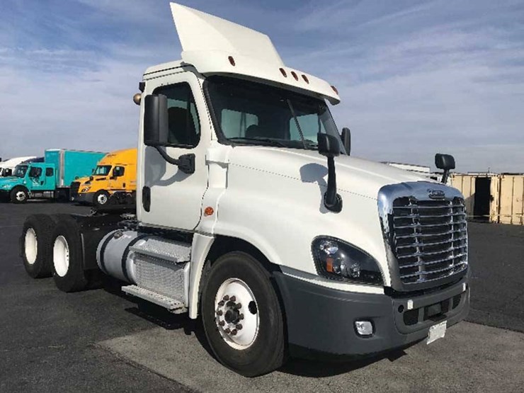2019-freightliner-cascadia-125-image-1