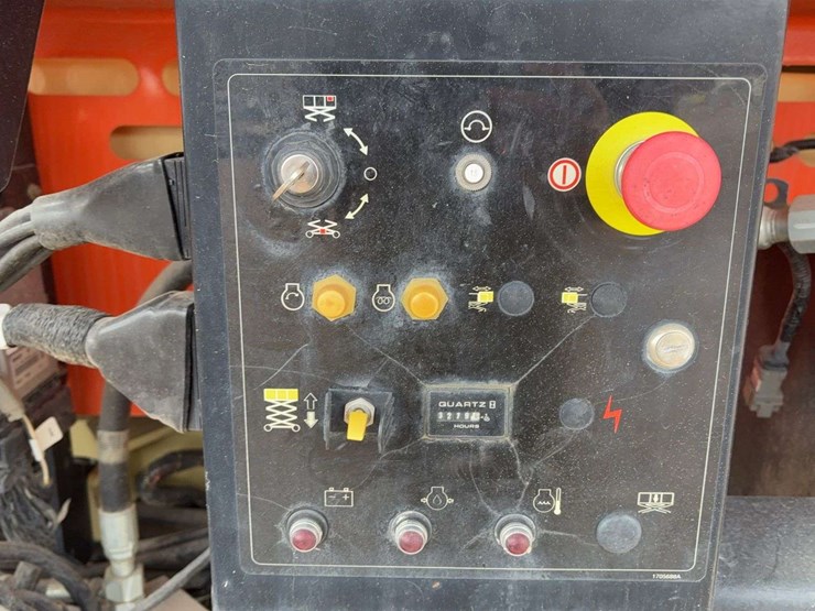 2014-jlg-4394rt-image-15