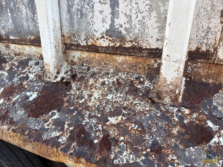 peterbilt-357-image-39