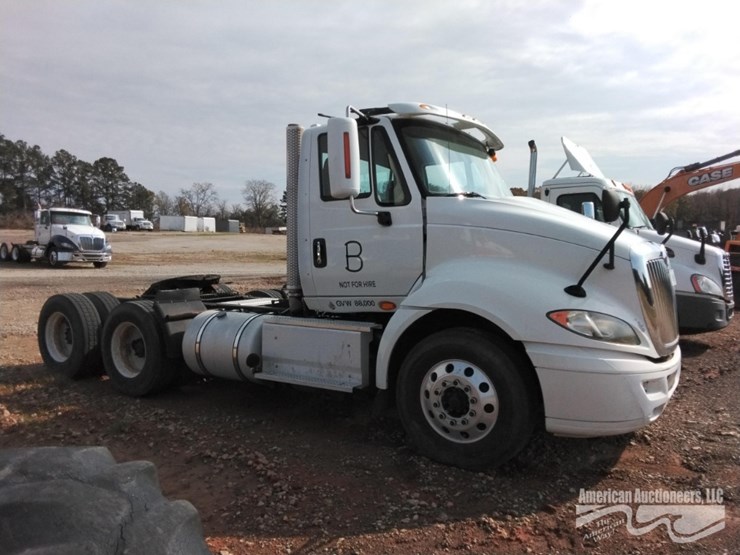 2016-international-prostar-image-3