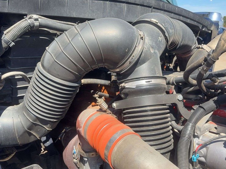 2010-international-lf517-lone-star-dump-truck-image-29