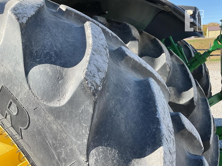 john-deere-8335r-image-37