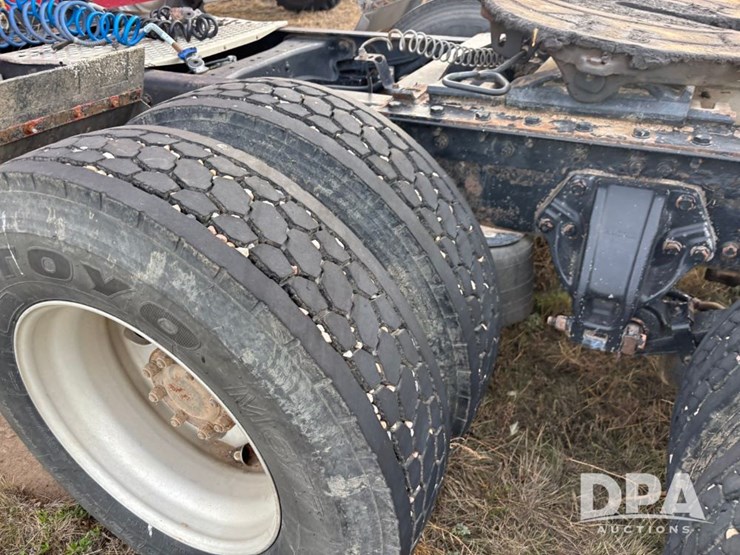 2014-kenworth-t660-image-27