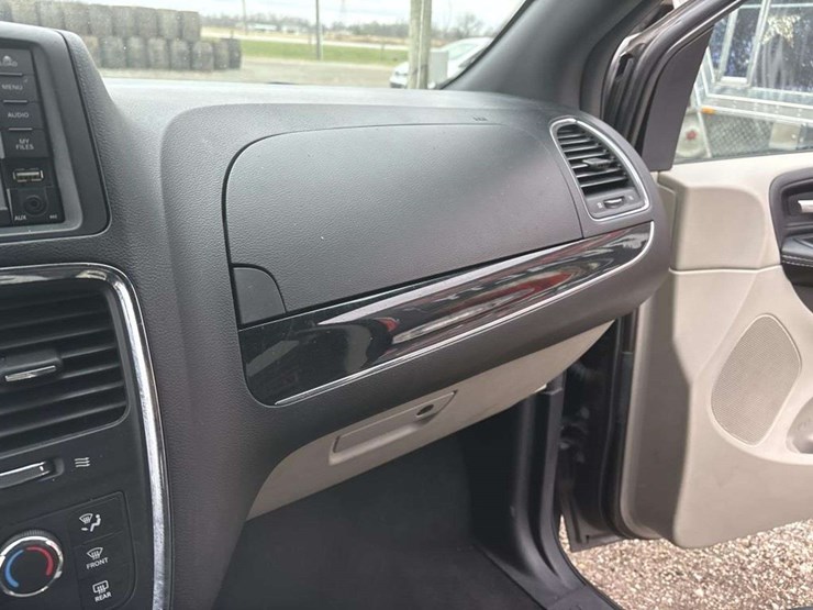 2019-dodge-grand-caravan-image-25