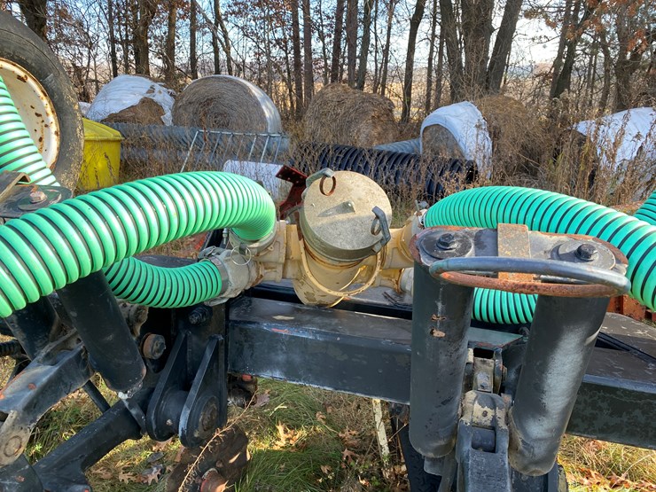 #1300-•-ag-gator-2004-injector-applicator-(colfax,-wi)-image-69