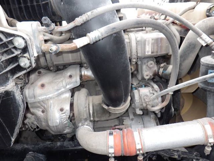 2019-freightliner-cascadia-126-image-33