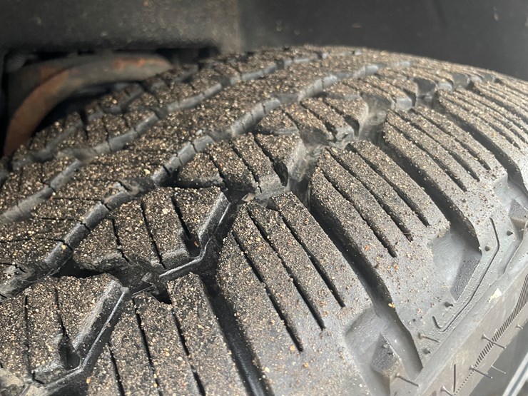 2019-chevrolet-suburban-image-10