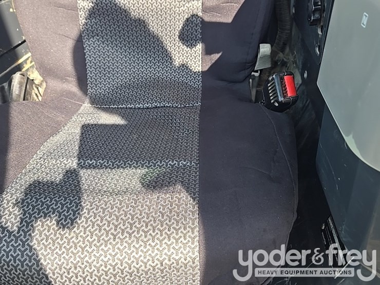 2018-komatsu-d61pxi-24-image-95