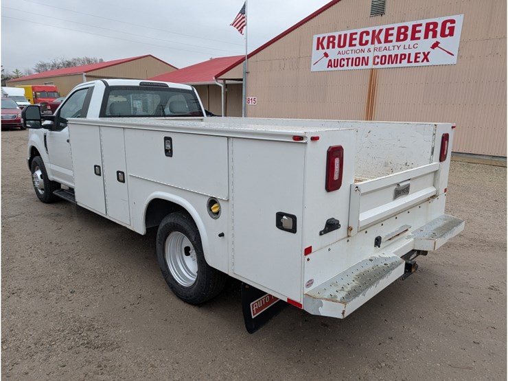 2018-ford-f350-image-10