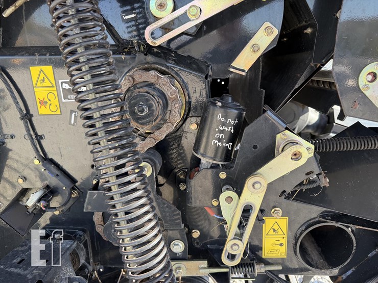 case-ih-rb565-image-22