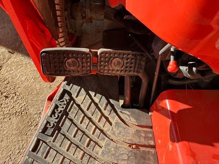 2022-kubota-l3902hst-image-30