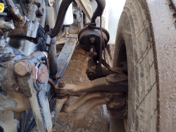 peterbilt-365-image-25