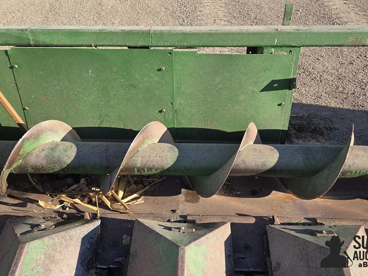 john-deere-9r22-corn-head-image-14