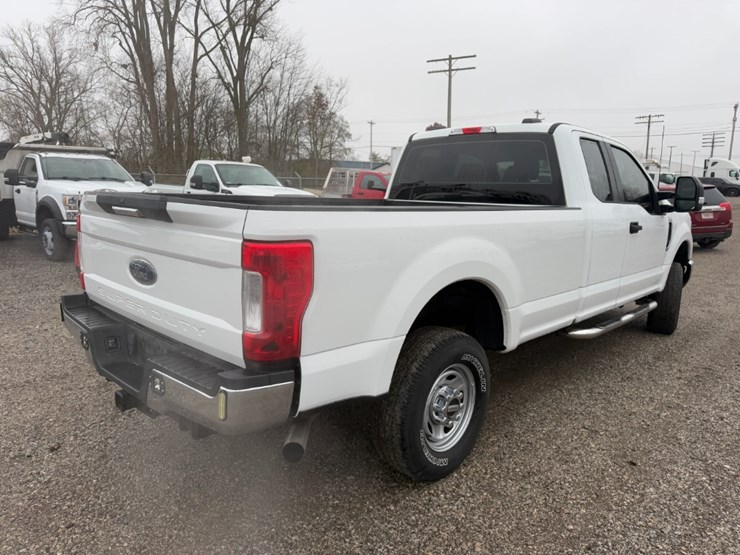 2022-ford-f350-image-4
