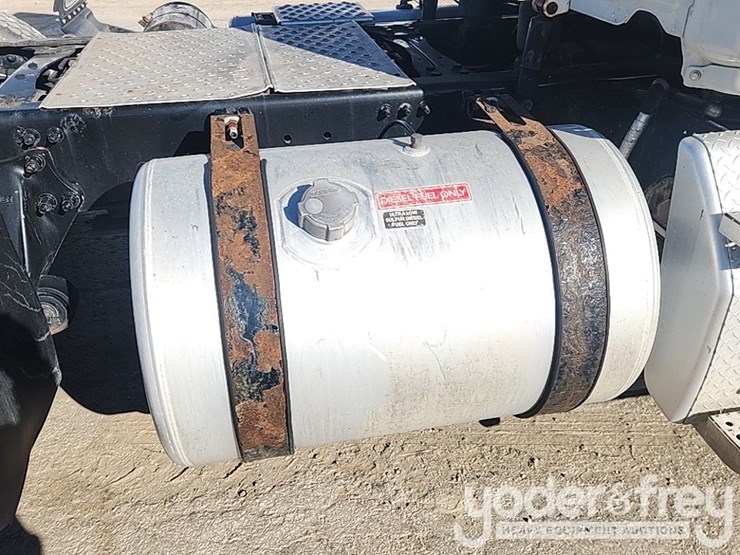 2018-freightliner-cascadia-125-image-30