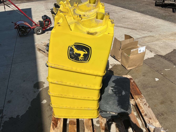 (10)-john-deere-poly-boxes-image-3