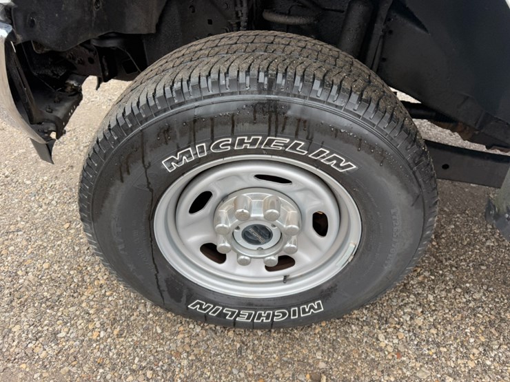 2022-ford-f350-image-9