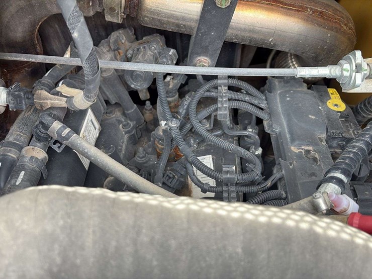 2022-new-holland-c362-image-32