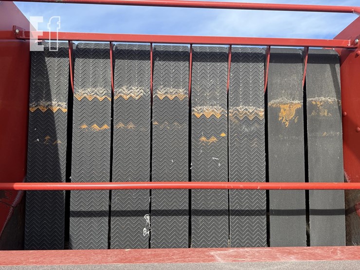 2013-case-ih-rb564-image-10