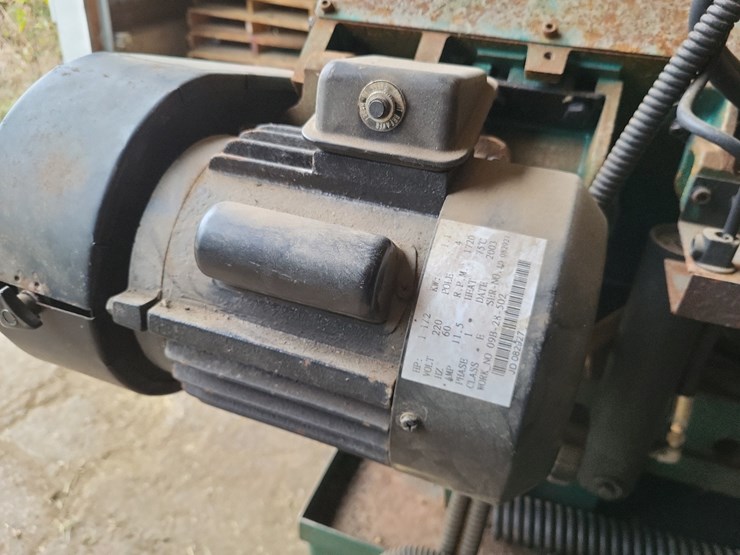 grizzley-69744--band-saw-on-wheels-w/coolant-image-15