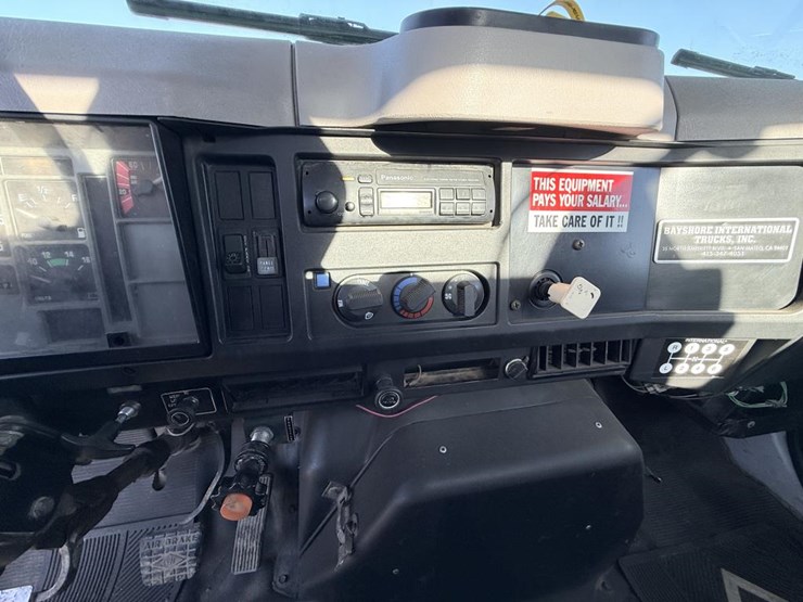 international-4700-image-46