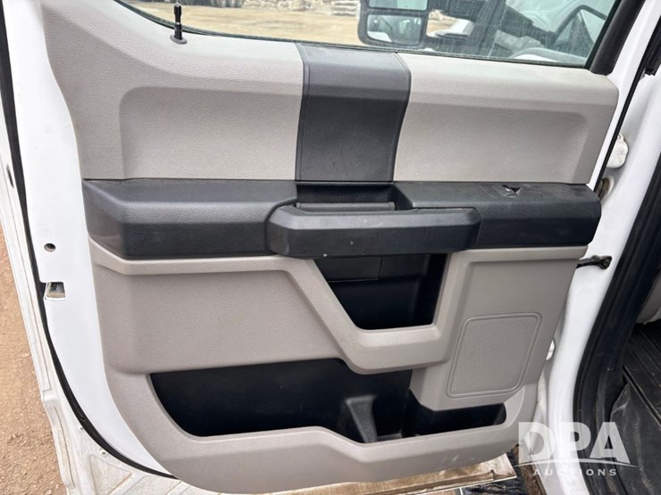 ford-f550-xl-image-65