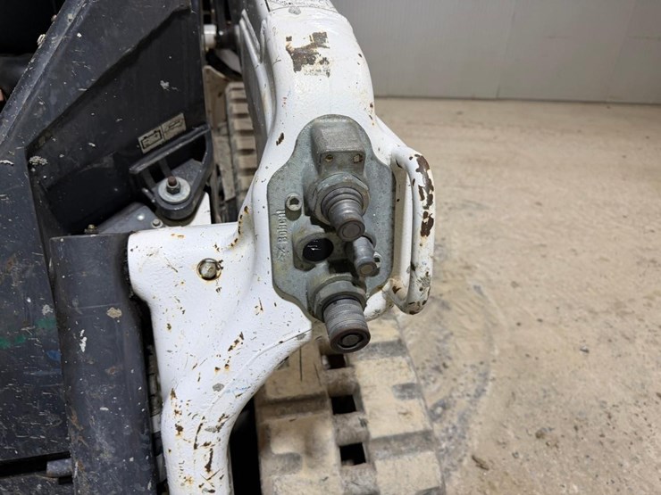 2021-bobcat-t64-image-11