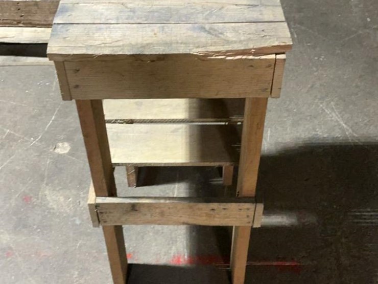 #610-•-11-wooden-tables-image-42