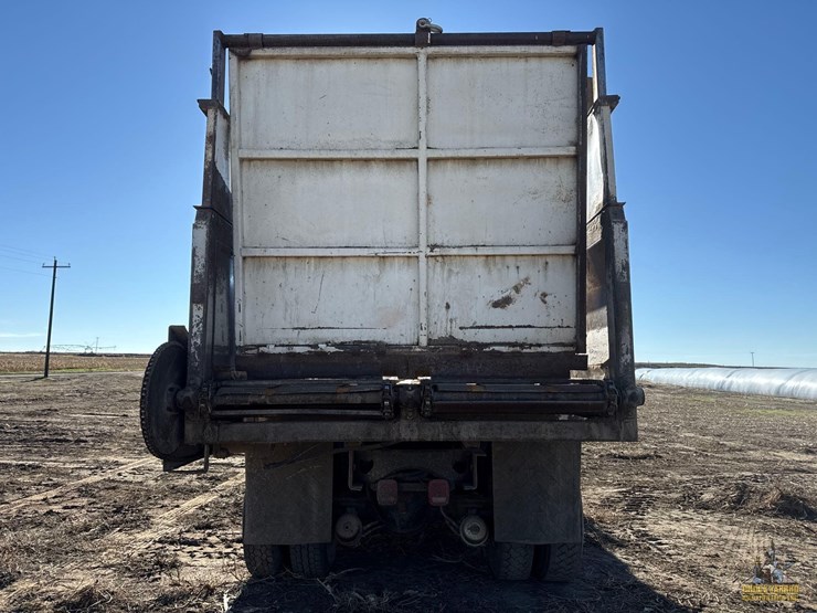 peterbilt-379-image-4