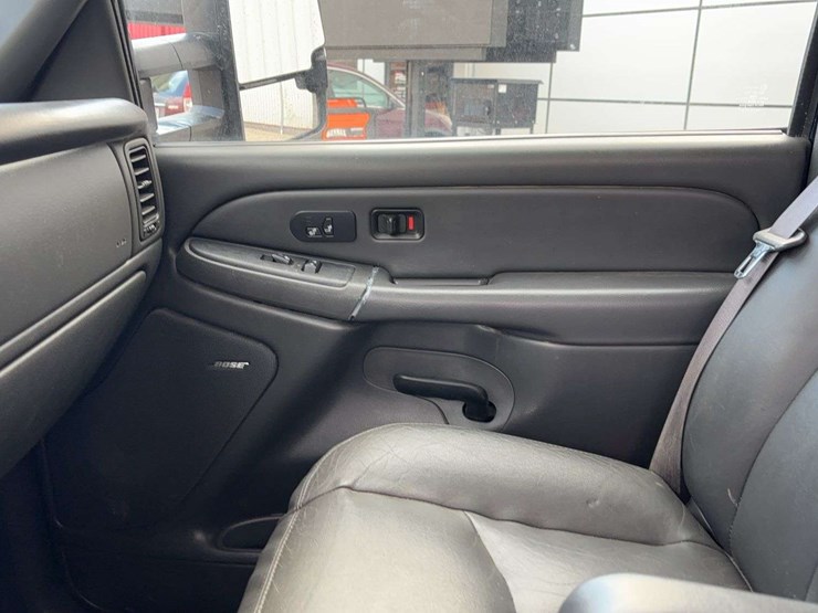 2006-gmc-2500-image-30