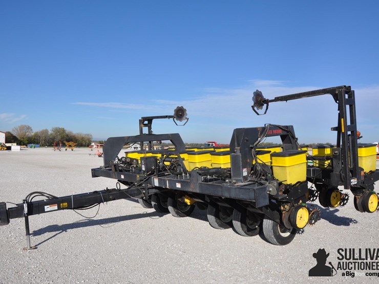 black-machine-16-17-image-1