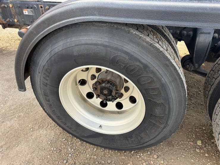 2019-freightliner-cascadia-125-image-9