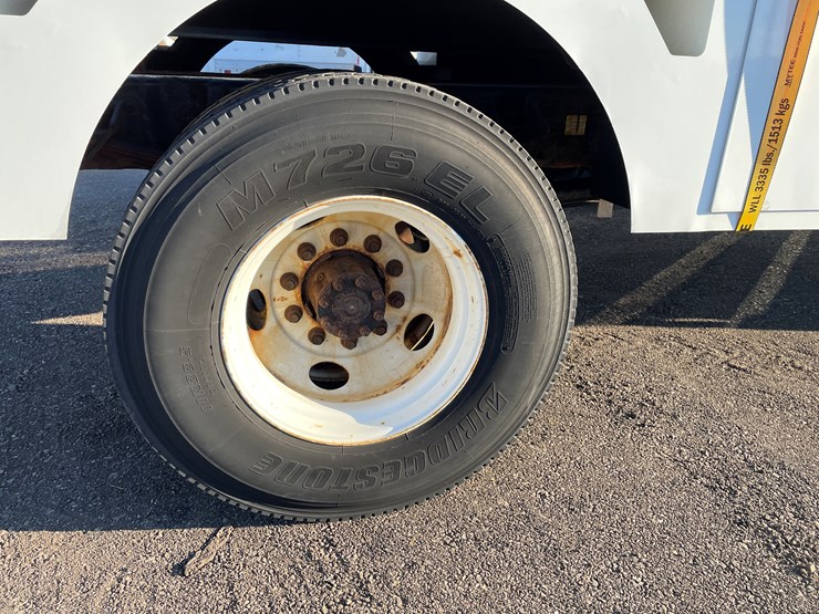 2015-ford-f650-image-8