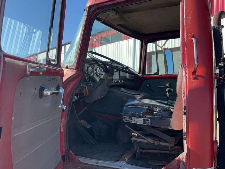 1968-international-f2000d-image-39