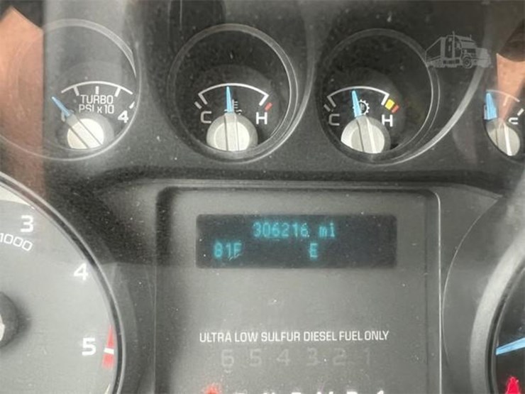 2015-ford-f550-xl-image-15