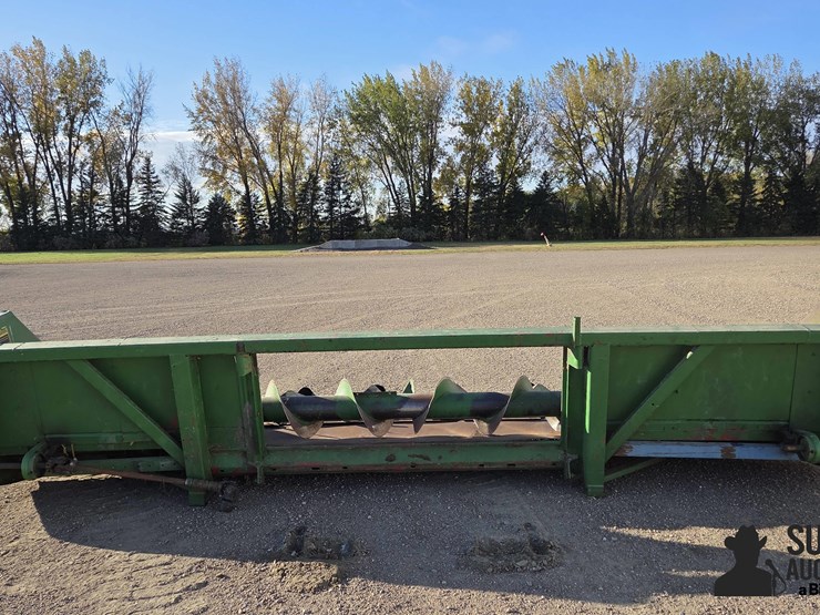 john-deere-9r22-corn-head-image-6