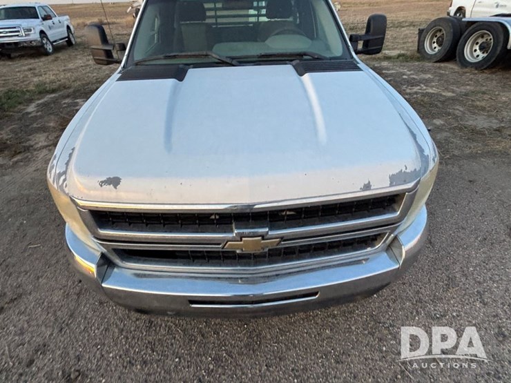 2009-chevrolet-3500hd-image-13