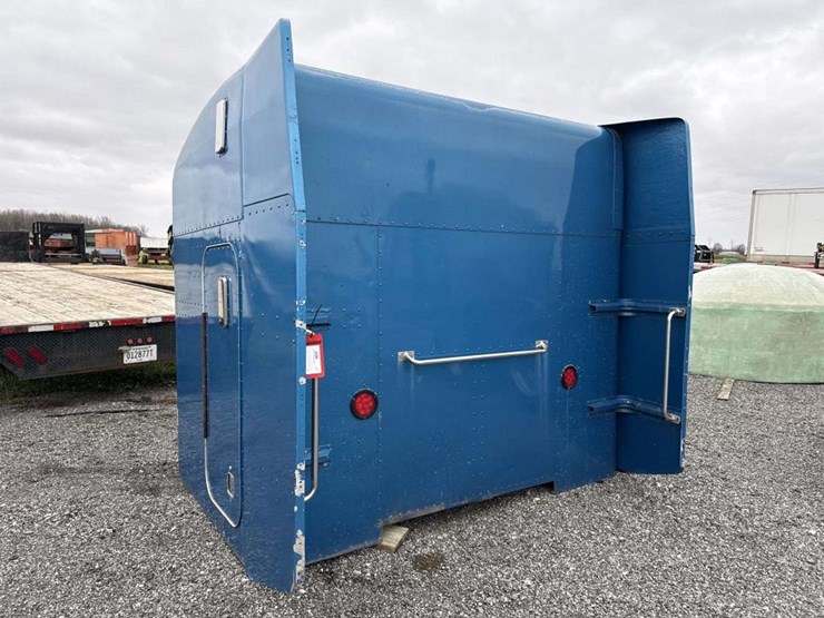 1993-peterbilt-379-image-1