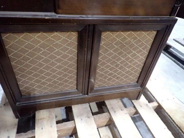 antique-25-in.-x-32-in.-x-15-in.-radio-cabinet/-image-5