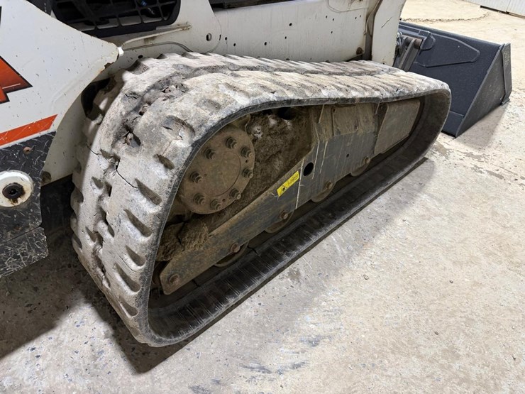 2014-bobcat-t650-image-18