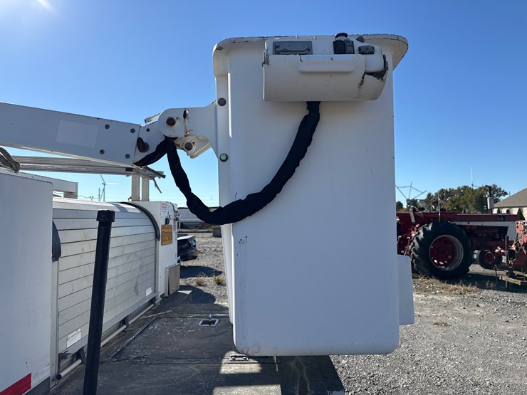 2012-ford-f550-image-10