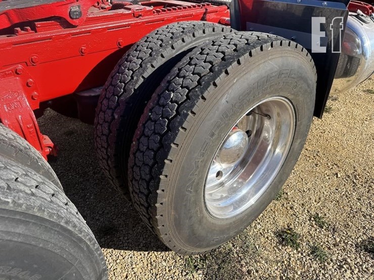 1985-peterbilt-362-image-12