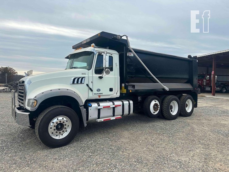 2017-mack-granite-gu713-image-1