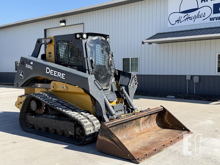 2017-deere-331g-image-2