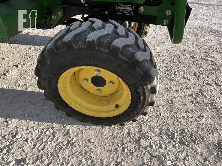 john-deere-2320-image-15