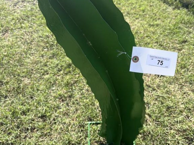 #75-•-metal-art--tall-oblong-slender-crooked-cactus-image-1